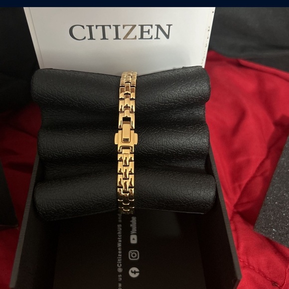 Women’s bangle citizen watch main image 4